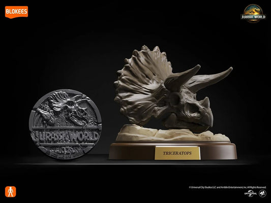 blokees jurassic world model kit triceratops skull TS-02 series 2 egg packaging collector coin